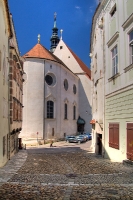 Margaretenstraße mit Pfarrkirche St. Veit